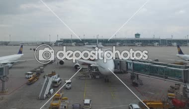 Uçak terminal adlı kalır