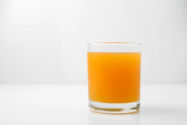 Vidro de suco de laranja — Fotografia de Stock