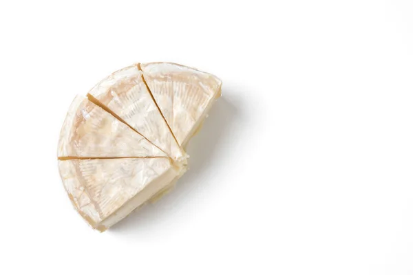 Snijd de camembert kaas — Stockfoto