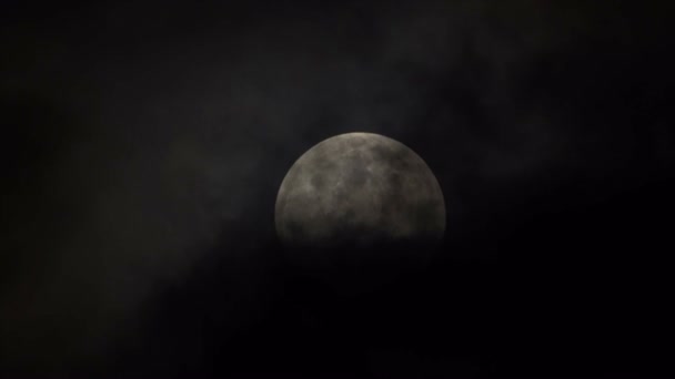 Fırtına bulutu ile moon — Stok video