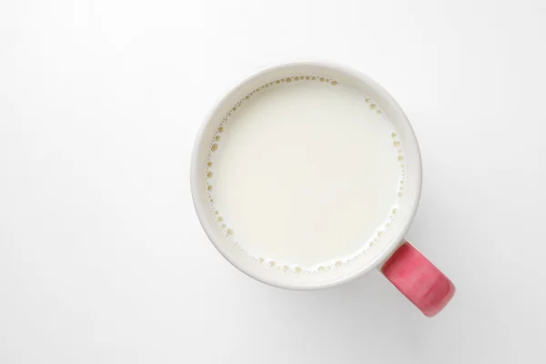 Vaso de leche aislado en blanco — Foto de Stock