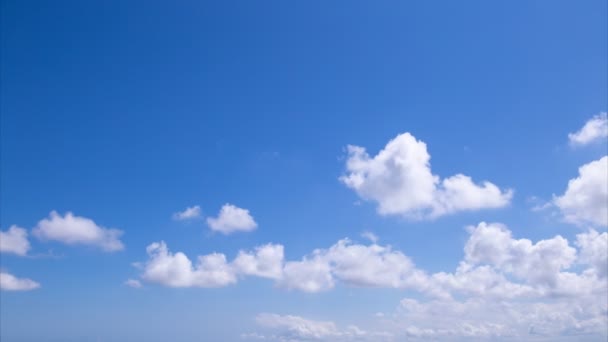 Nubes esponjosas, lapso de tiempo — Vídeos de Stock