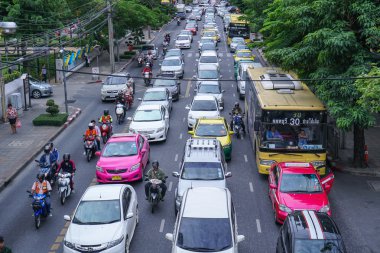 Bangkok Tayland - Augus 2, 2016: Samsen Road yasağına trafik