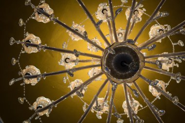 Tavanda kristal avize