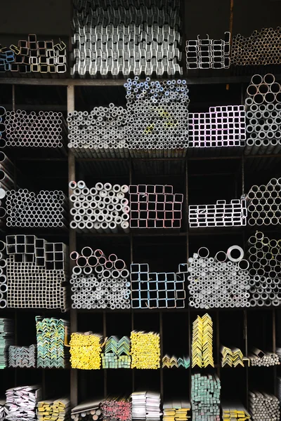 Estante de tubos de hierro — Foto de Stock