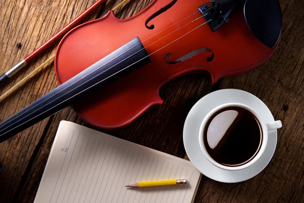 Tazza di caffè con violino — Foto Stock