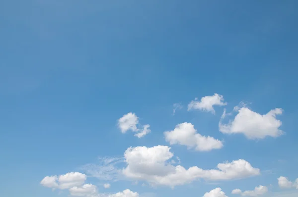 White clouds with blue sky — Stock Photo, Image