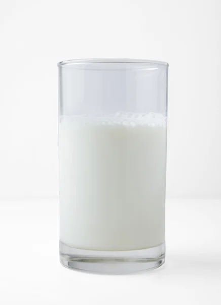 Glas frische Milch — Stockfoto