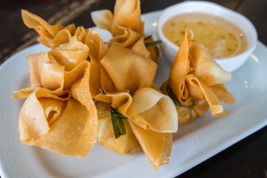 Kızarmış hamur işi çanta