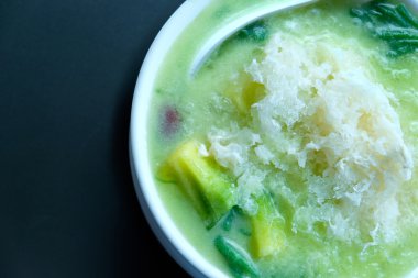 Pirinç Noodle ile Hindistan cevizi kreması
