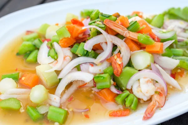 Salade de crevettes au chou frisé — Photo