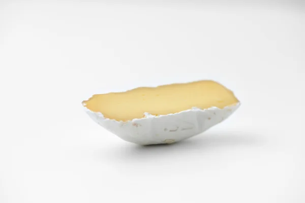 Τυρί φέτα που απομονώνονται σε λευκό — Φωτογραφία Αρχείου