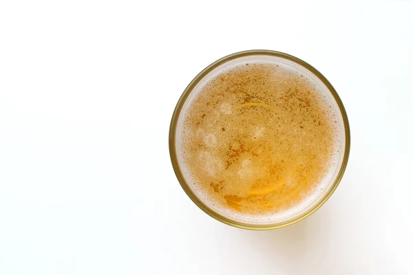 Szkło piwa na białym tle — Zdjęcie stockowe