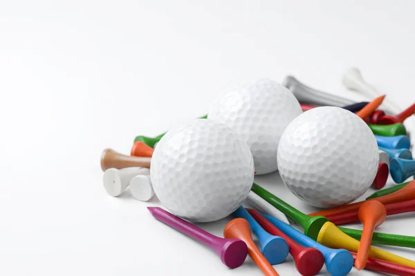 Golf ball and tee — Stock Photo, Image