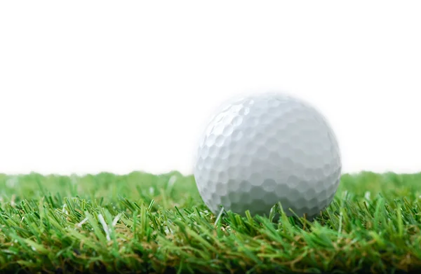 Pelota de golf en campo verde —  Fotos de Stock