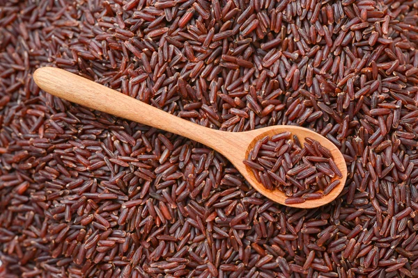 Красная рисовая куча — стоковое фото