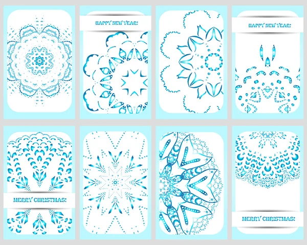 Set de 8 cartas con hermosos copos de nieve. Postal, plantilla de tarjeta de regalo. Fondo de invierno — Vector de stock