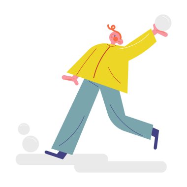 Sıcak giysili gülümseyen çocuk dışarıda kartopu oynayıp koşuyor.