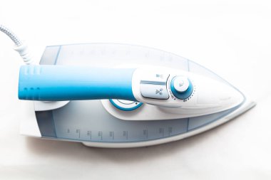 Lviv, Ukrayna - 10 Kasım 2020: Braun TexStyle 7 buhar demiri beyaz zemin üzerinde