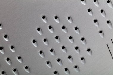 Buhar ütüsünün taban levhasının kapatılması  