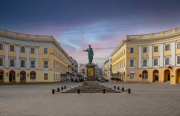 Odessa, Richelieu Dükü Anıtı