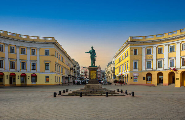 Одесса, Памятник Дюку де Ришелье