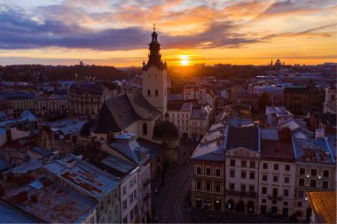 Lviv, Ukrayna - 25 Ağustos 2020: İHA 'dan Ukrayna' nın Lviv kentindeki Latin Katedrali