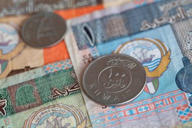 Kuveyt Dinarı banknotları hakkında 100 dosya