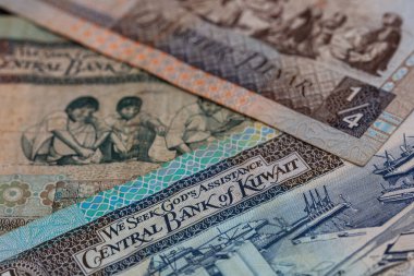 Kuveyt Dinar banknotlarının kapatılması (bir, yarım ve çeyrek)