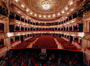 Lviv, Ukrayna - 16 Şubat 2021: Lviv Opera Binası