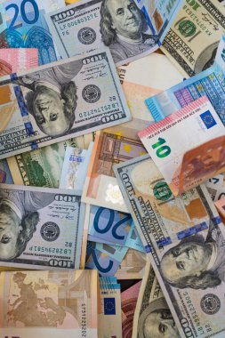 Dolar ve avro banknotları