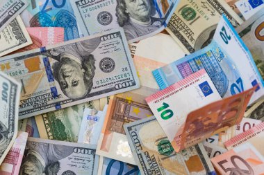 Dolar ve avro banknotları