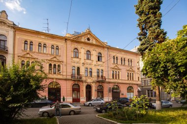 CHERNIVTSI, UKRAINE - 16 Haziran 2017: Chernivtsi Caddesi