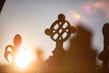 CHERNIVTSI, UKRAINE - 16 Haziran 2017: Chernivtsi Üniversitesi Kapısı