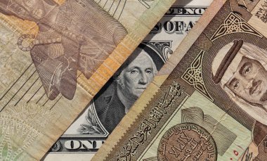 1 Amerikan doları ve bir eski Suudi Arabistan ritüeli, Mısır 'ın 50 kuruşu tasarım amaçlı.