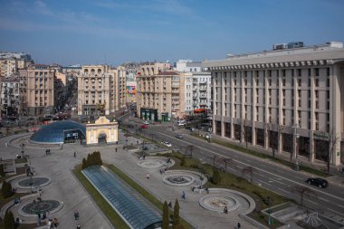 Kyiv, Ukrayna - 1 Nisan 2021: Kyiv 'deki Bağımsızlık Meydanı