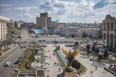 Kyiv, Ukrayna - 1 Nisan 2021: Kyiv 'deki Bağımsızlık Meydanı
