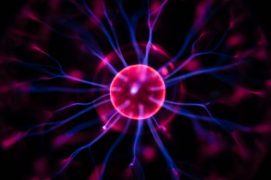 Plazma lambası ve küreye yakın çekim