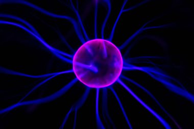 Plazma lambası ve küreye yakın çekim