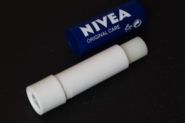 Beiersdorf, Almanya - 23 Nisan 2021: Nivea ilgili dudak kremi