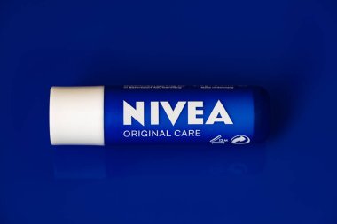 Beiersdorf, Almanya - 23 Nisan 2021: Nivea ilgili dudak kremi