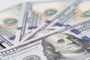 Tasarım amaçlı 100 dolarlık banknotların hayranıyım.