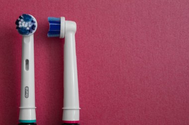 Frankfurt, Almanya - 1 Mayıs 2021: Oral-B Elektrikli Diş fırçası Değiştirme Başlıkları