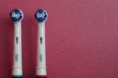 Frankfurt, Almanya - 1 Mayıs 2021: Oral-B Elektrikli Diş fırçası Değiştirme Başlıkları