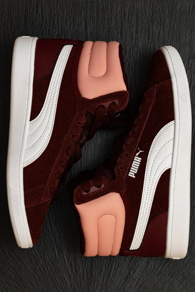 Herzogenaurach Німеччина Травня 2021 Vineyard Wine Puma Vikky Mid Fur — стокове фото