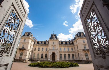 Lviv, Ukrayna - 6 Mayıs 2021: Lviv, Potocki Sarayı