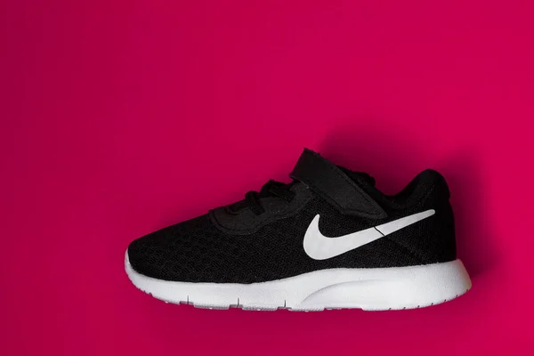 Oregon Usa Maj 2021 Black Nike Tanjun Tdv Sneakers För — Stockfoto