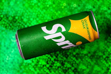 Gürcistan, ABD - 15 Mayıs 2021: Limon ve limon aromalı meşrubat Sprite