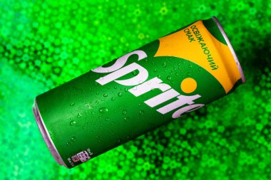 Gürcistan, ABD - 15 Mayıs 2021: Limon ve limon aromalı meşrubat Sprite