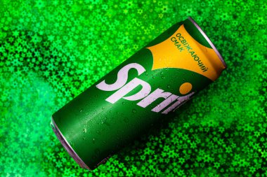 Gürcistan, ABD - 15 Mayıs 2021: Limon ve limon aromalı meşrubat Sprite